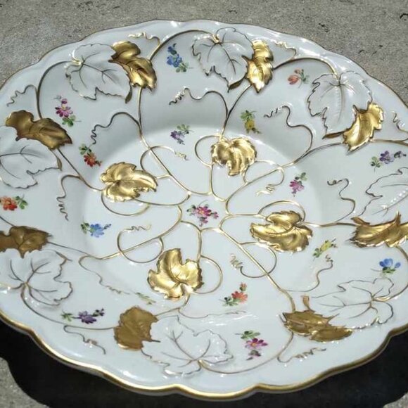 Stunning Antique von Schierholz Gold Gilded Leaves Relief Molded Porcelain Bowl - Picture 4 of 13